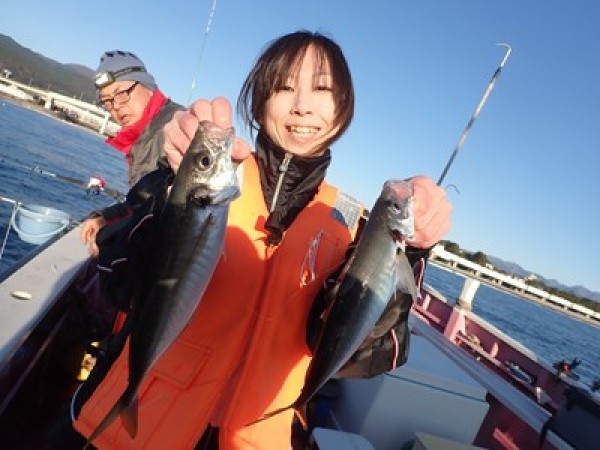 コマセ五目で。すぐに小アジアタリあり。深場でアマダイ、イトヨリ、サイズ様々。風強まり早上がりに、残念。サムネイル